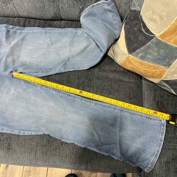 LOFT Women's Light Blue The Kick Crop Jeans EUC - Picture 7 of 7